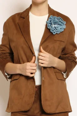 Tensione In Giacca effetto suede con spilla moro
