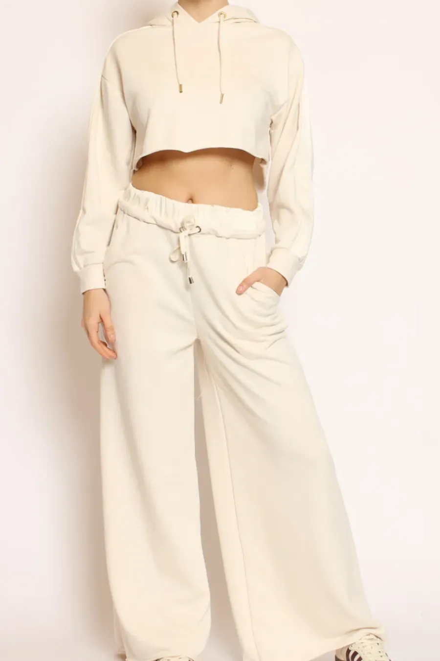 Have one Maglia crop cappuccio